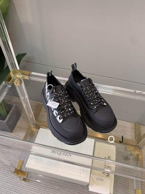 Picture of Alexander McQueen Shoes _SKUAlexanderMcQueensz35-44XJ0410350